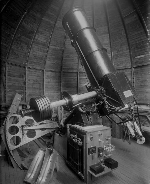 Telescopio Mills al interior del domo del Observatorio Foster
